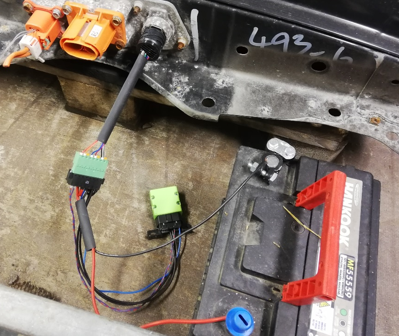 pack-with-tester-cable-and-battery