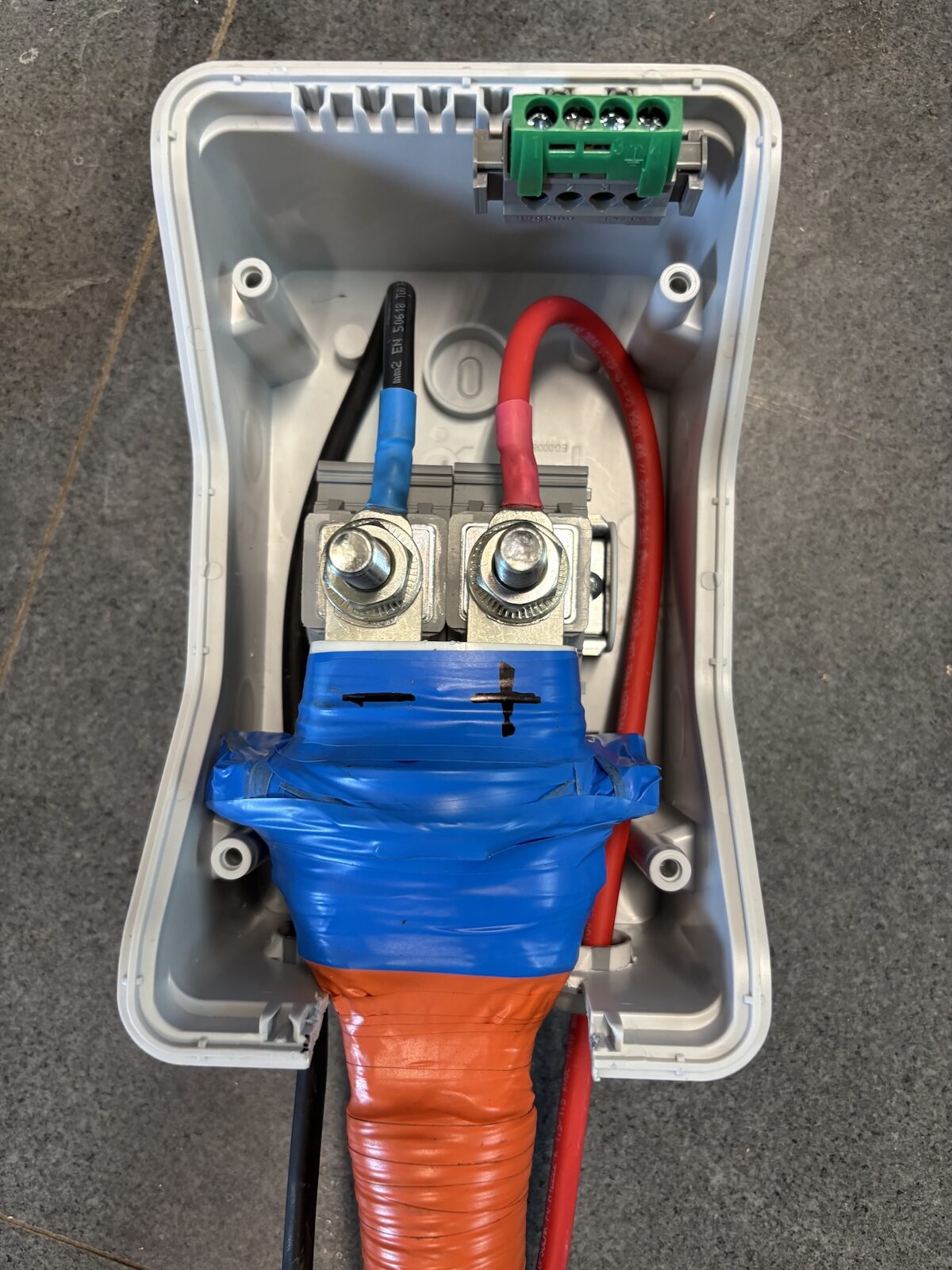 Phoenix 3049408 DIN rail connectors